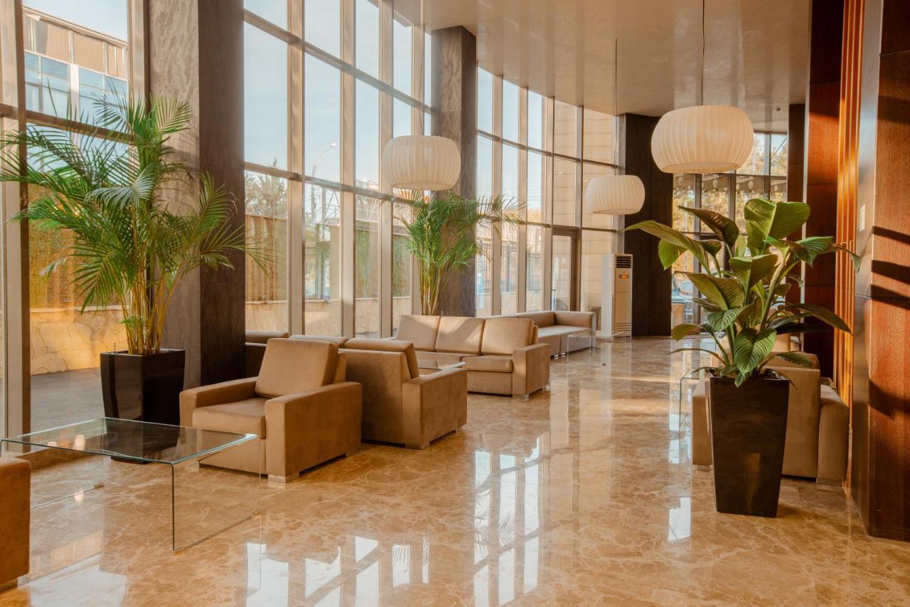 Golden Palace Hotel Tiflis Dış mekan fotoğraf