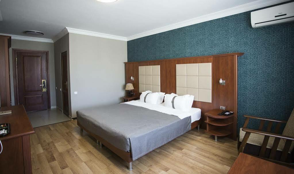 Golden Palace Hotel Tiflis Dış mekan fotoğraf