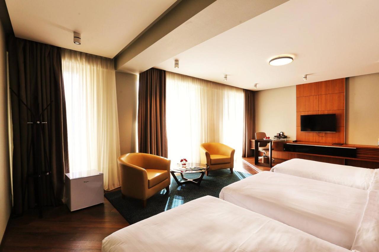 Golden Palace Hotel Tiflis Dış mekan fotoğraf